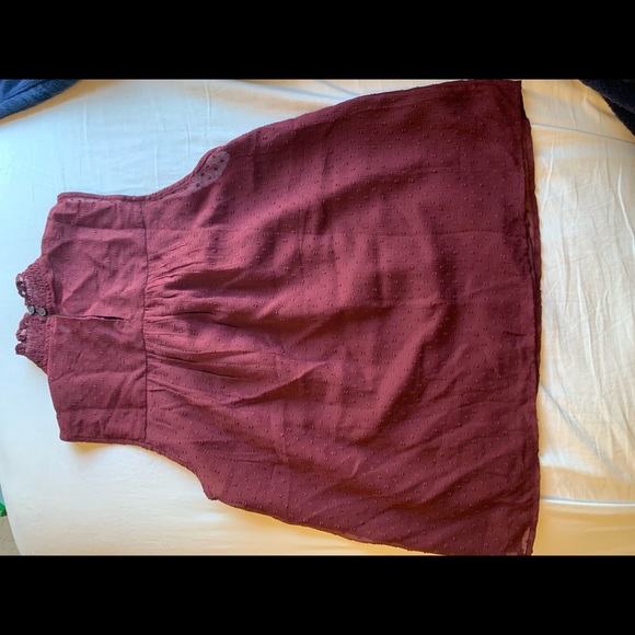Loft Clip Dot Smocked Mock Neck Shell Top. Size small in color bold bordeaux. - Picture 3 of 6